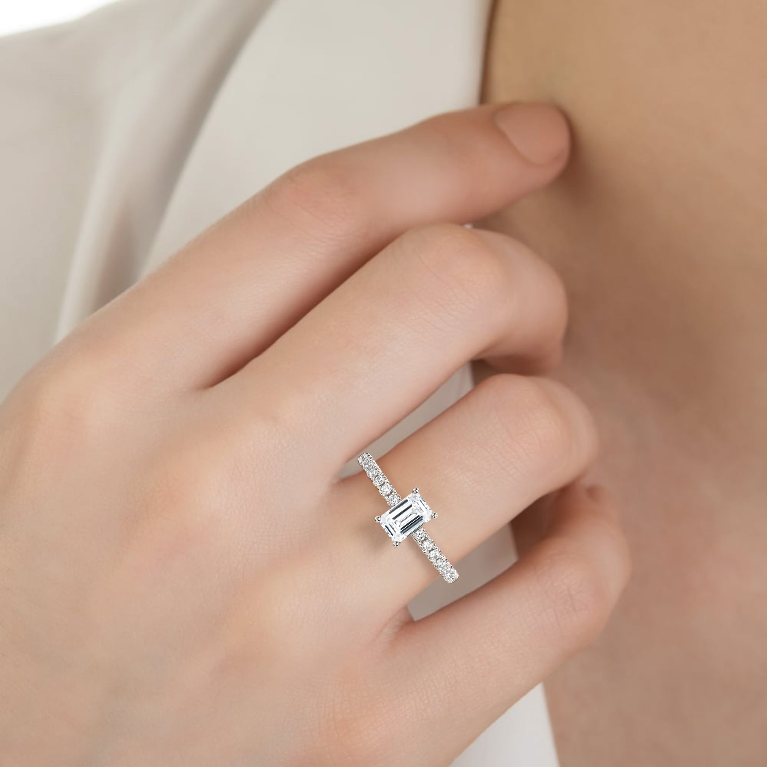 White_OnBody_WE_8_1_0,5ct DM_00000